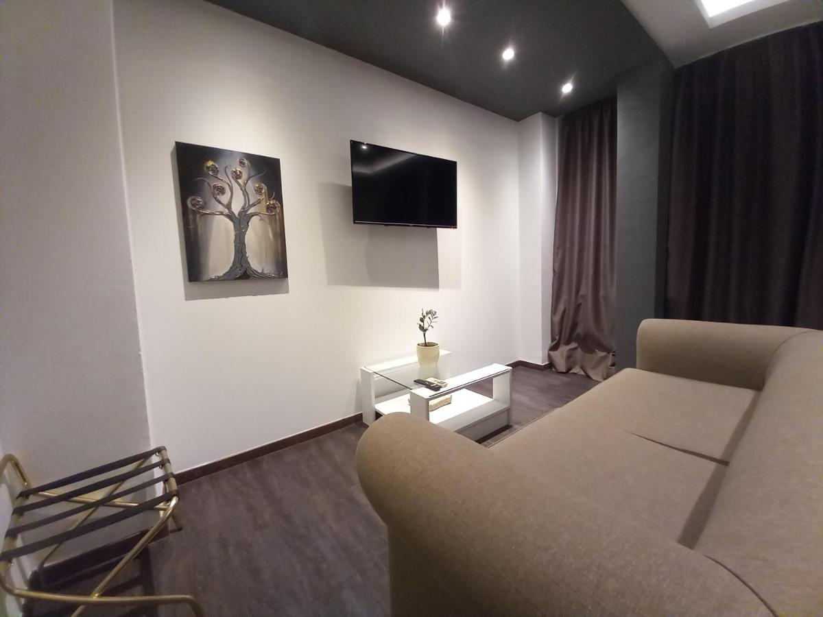 Filippos Downtown - 2Br Lux Apartment - Tsimiski Ladadika - Explore Center By Foot - Close To Aristotelous Square テッサロニキ エクステリア 写真